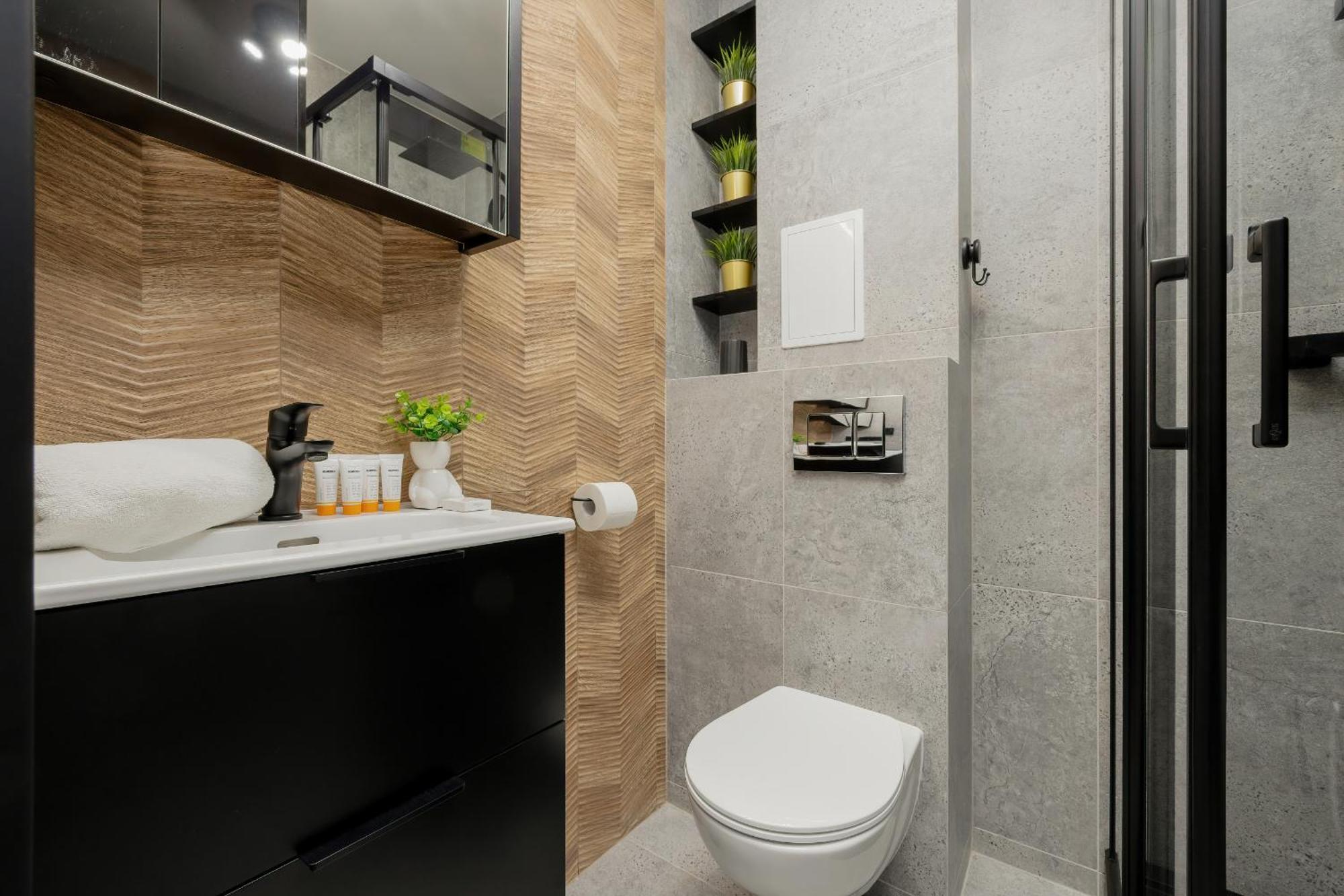 Modern Black & Wooden Apartment Warsaw Near The Airport By Noclegi Renters מראה חיצוני תמונה