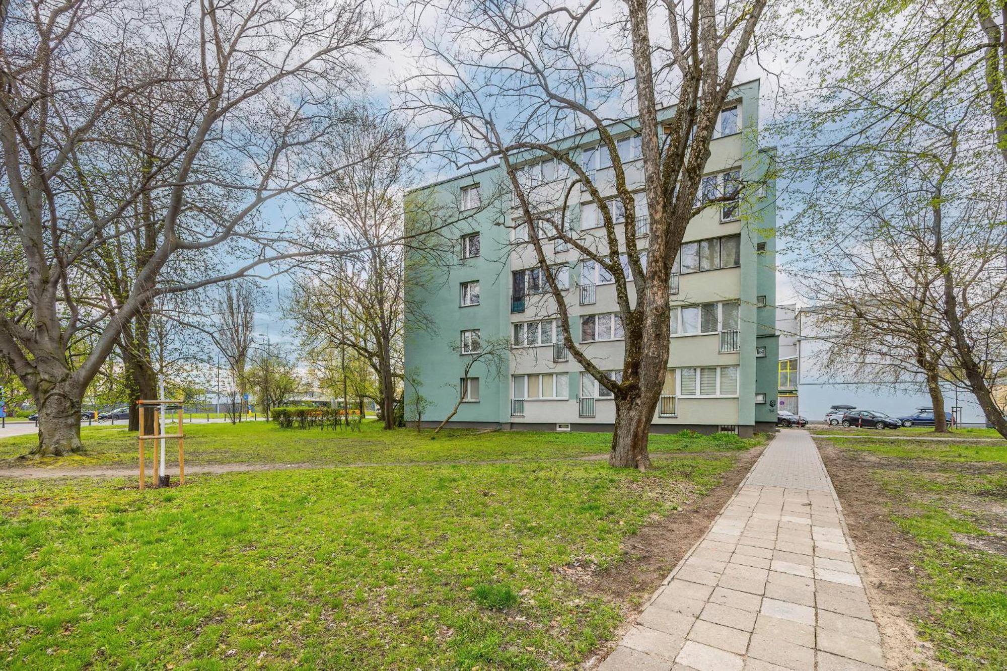 Modern Black & Wooden Apartment Warsaw Near The Airport By Noclegi Renters מראה חיצוני תמונה